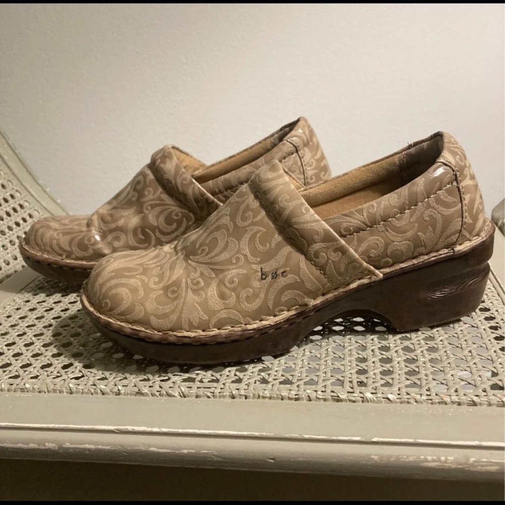 Born Clogs 8.5M
